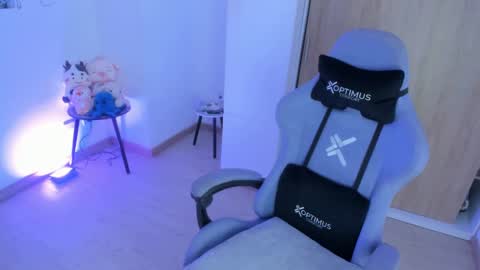 juli_santos_22 online show from September 20, 4:19 pm