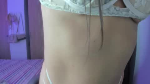 juli_santos_22 online show from April 21, 2:51 am