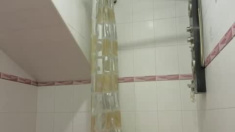 julia_giulia online show from November 5, 1:44 pm