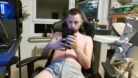 julia_official online show from February 20, 9:04 pm