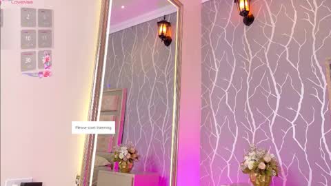 julia_rivers online show from January 9, 12:30 pm