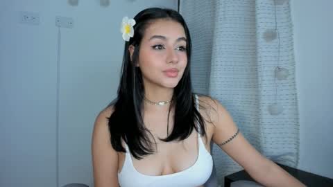 Snapshot of julia_strauns chatting on January 29, 5:51 am julia_strauns online show from January 29, 5:51 am