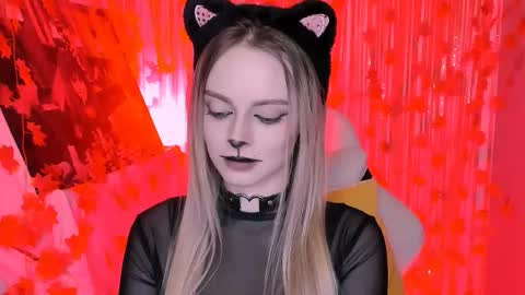 Snapshot of juliabrewwer chatting on October 31, 2:07 pm Julia online show from October 31, 2:07 pm