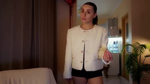 Molly online show from March 18, 3:15 pm