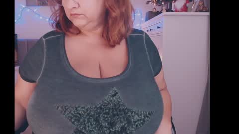 Snapshot of julialiones chatting on December 20, 8:45 pm julialiones online show from December 20, 8:45 pm