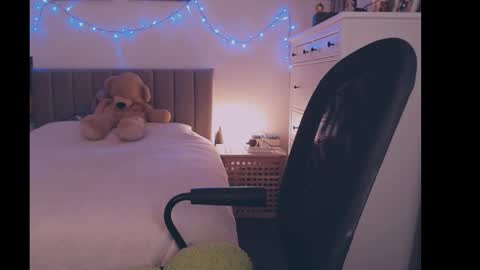 Snapshot of julialiones chatting on December 24, 7:22 pm julialiones online show from December 24, 7:22 pm