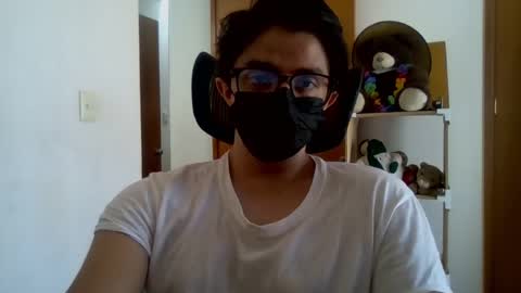 Snapshot of julian_mora7 chatting on March 9, 7:37 pm Julian Mora online show from March 9, 7:37 pm