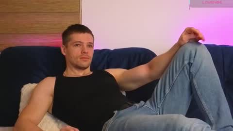 Snapshot of julian_turner chatting on March 1, 9:00 am julian_turner online show from March 1, 9:00 am