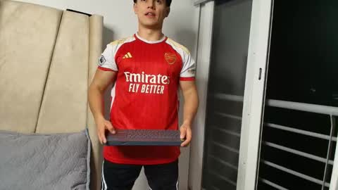 julian_wallace online show from February 19, 1:56 am