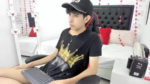 Julian online show from February 23, 7:33 pm