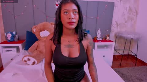 Snapshot of julianamiller chatting on December 29, 2:17 am juli online show from December 29, 2:17 am