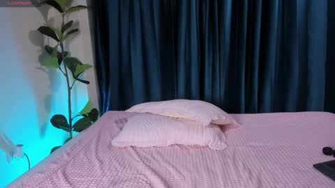 Juliana online show from November 12, 9:03 pm