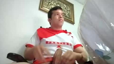 Snapshot of julianbest13254 chatting on November 1, 4:47 am Full activo online show from November 1, 4:47 am