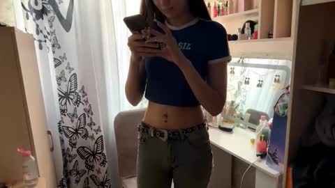 Snapshot of julianeaukamp chatting on February 3, 12:42 am Viola online show from February 3, 12:42 am