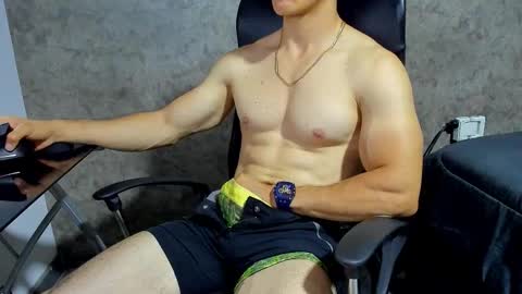 Snapshot of juliansexxx16 chatting on October 19, 11:27 pm Julian online show from October 19, 11:27 pm