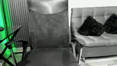 Snapshot of juliansexxx16 chatting on November 6, 12:28 pm Julian online show from November 6, 12:28 pm