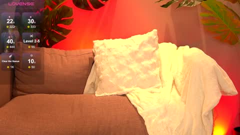 Snapshot of juliarichard chatting on February 6, 2:15 pm Julie online show from February 6, 2:15 pm