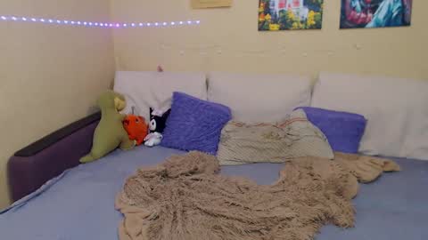 Snapshot of juliasane_ chatting on February 6, 8:56 pm Jul online show from February 6, 8:56 pm