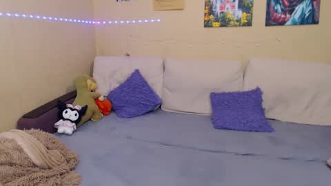 Snapshot of juliasane_ chatting on February 9, 5:22 pm Jul online show from February 9, 5:22 pm