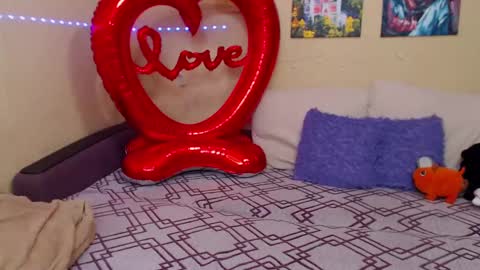 Snapshot of juliasane_ chatting on February 13, 8:03 pm Jul online show from February 13, 8:03 pm