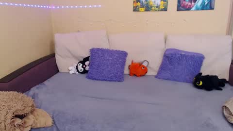 Snapshot of juliasane_ chatting on February 16, 10:32 am Jul online show from February 16, 10:32 am