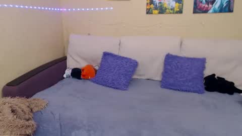 Snapshot of juliasane_ chatting on February 17, 3:09 pm Jul online show from February 17, 3:09 pm