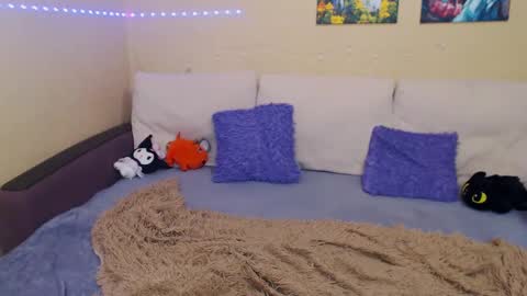 Snapshot of juliasane_ chatting on February 19, 6:10 pm Jul online show from February 19, 6:10 pm