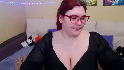 Snapshot of juliasane_ chatting on February 19, 9:14 pm Jul online show from February 19, 9:14 pm