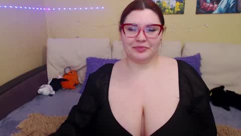 Snapshot of juliasane_ chatting on February 20, 6:24 pm Jul online show from February 20, 6:24 pm
