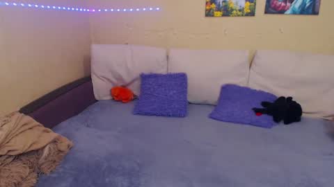 Snapshot of juliasane_ chatting on March 10, 3:30 pm Jul online show from March 10, 3:30 pm