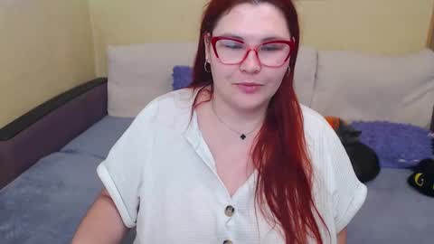 Snapshot of juliasane_ chatting on October 5, 2:48 pm Jul online show from October 5, 2:48 pm