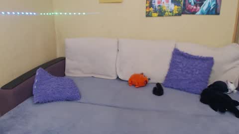 Snapshot of juliasane_ chatting on October 6, 2:14 pm Jul online show from October 6, 2:14 pm