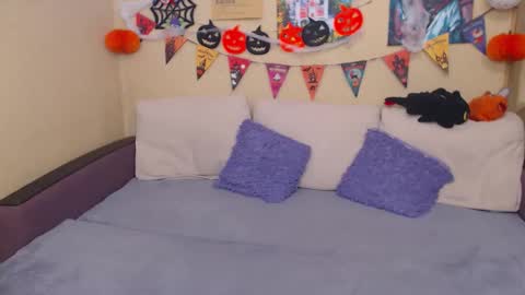 Snapshot of juliasane_ chatting on October 26, 2:56 pm Jul online show from October 26, 2:56 pm