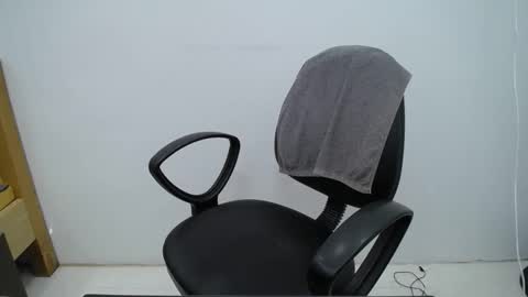 Snapshot of julie9x chatting on October 3, 9:34 pm julie9x online show from October 3, 9:34 pm