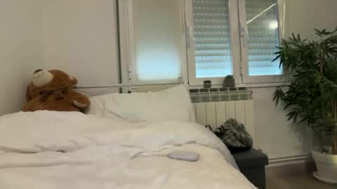 Julie online show from March 31, 4:07 pm