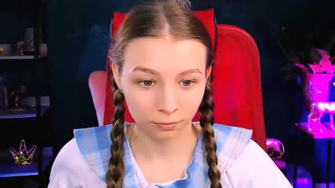 juliedaniel online show from November 11, 4:45 am