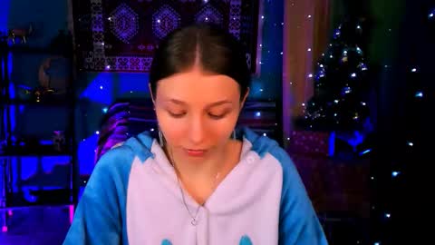 juliedaniel online show from December 22, 8:22 am