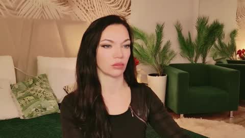 Snapshot of juliehill chatting on February 18, 7:26 am juliehill online show from February 18, 7:26 am