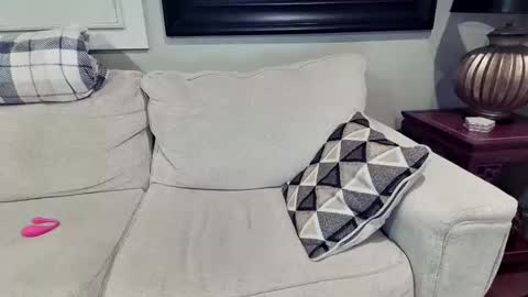 Snapshot of julieholliday chatting on November 20, 11:48 pm Julie Holliday online show from November 20, 11:48 pm