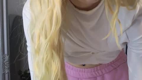 Snapshot of juliejuliette chatting on September 24, 1:42 am Julia online show from September 24, 1:42 am
