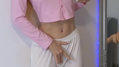 Snapshot of juliejuliette chatting on October 1, 12:33 pm Julia online show from October 1, 12:33 pm