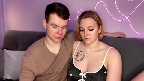 Julie and Thomas online show from October 4, 8:12 am