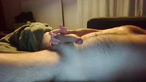 Snapshot of julien3327 chatting on February 22, 10:20 pm julien3327 online show from February 22, 10:20 pm