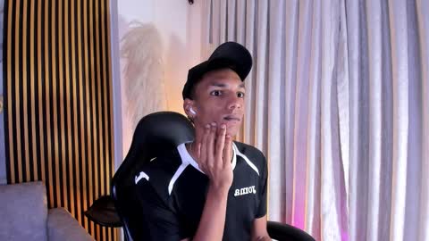 Julien online show from March 22, 11:13 am