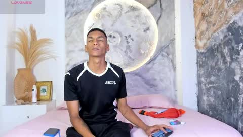 Julien online show from April 11, 12:20 pm