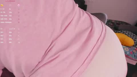 Snapshot of juliet_schoolgirl chatting on February 8, 1:43 am Juliet online show from February 8, 1:43 am