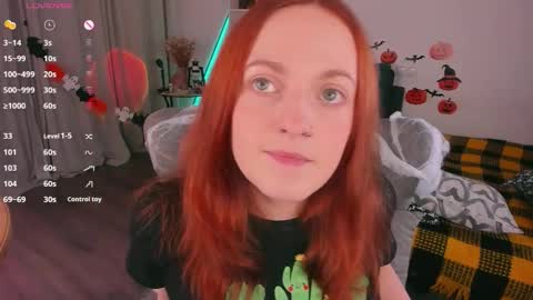 Snapshot of juliet_schoolgirl chatting on October 29, 4:42 pm Juliet online show from October 29, 4:42 pm