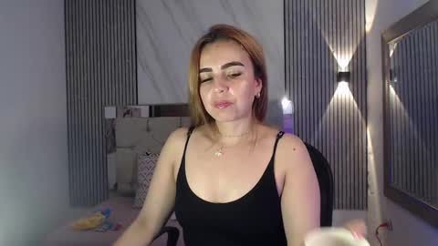 julieta__fox_ online show from December 17, 2:06 am
