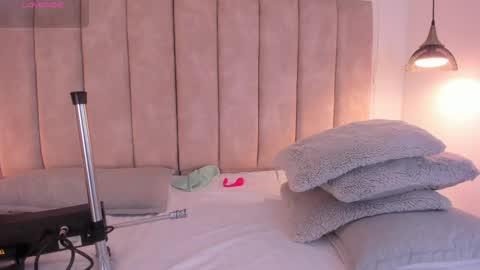 Snapshot of julieta_jane_ chatting on September 16, 4:35 am Julieta online show from September 16, 4:35 am
