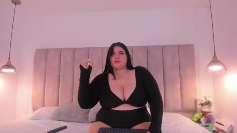 Snapshot of julieta_jane_ chatting on October 13, 3:39 am Julieta online show from October 13, 3:39 am